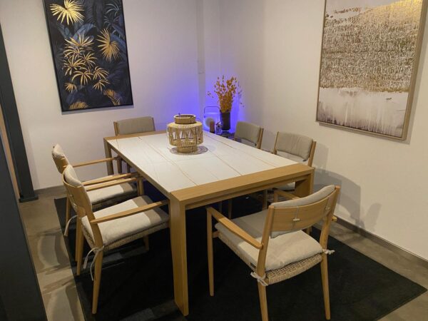Austin Richmond Tischgruppe light teak look / sand