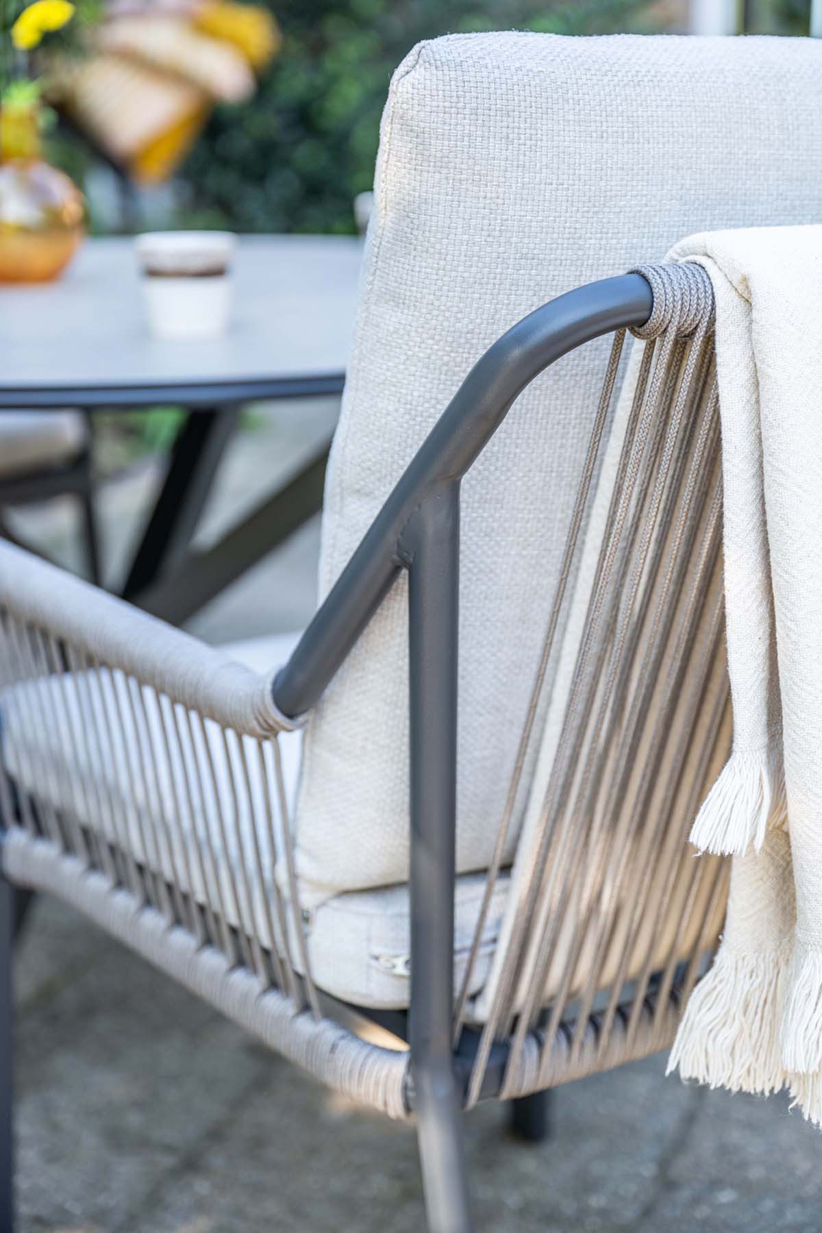Raxa Dining Stuhl carbon black / rope taupe / valley sand – Bild 6